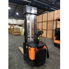 HAND STACKER FULL ELECTRIC 1.6 TON 3.4 METERS NOBLELIFT 2